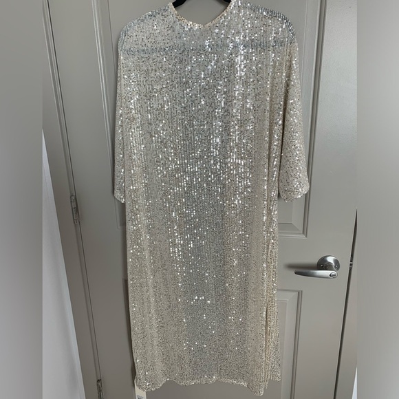 NWT/NIB GOLD on GOLD OS sequin duster. Get your “Shimmer On” - Picture 6 of 6